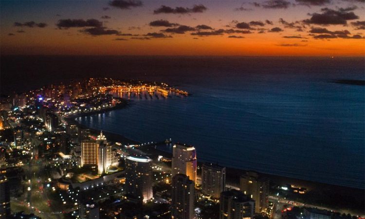 Punta del Este, bellísima de noche y de día.